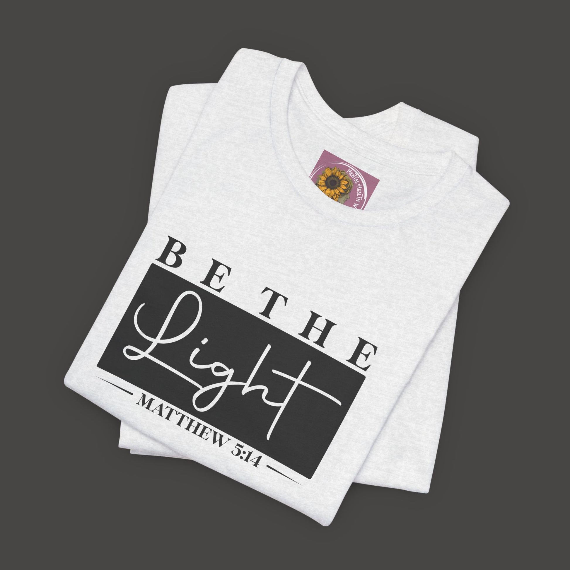 Front Folded Mockup View/ Solid White Blend